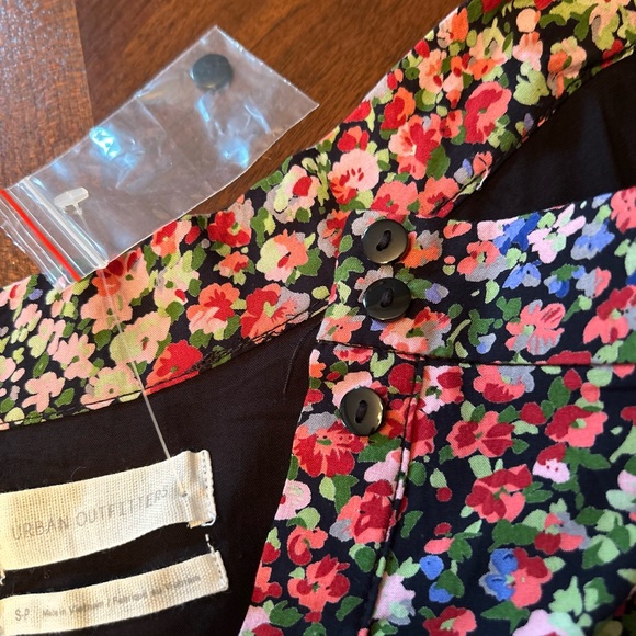 Urban outfitters floral skirt, size s-p - Picture 8 of 8